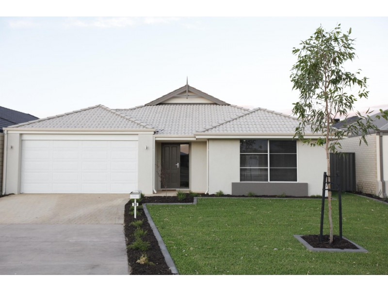 36 Benalla Drive, Harrisdale WA 6112