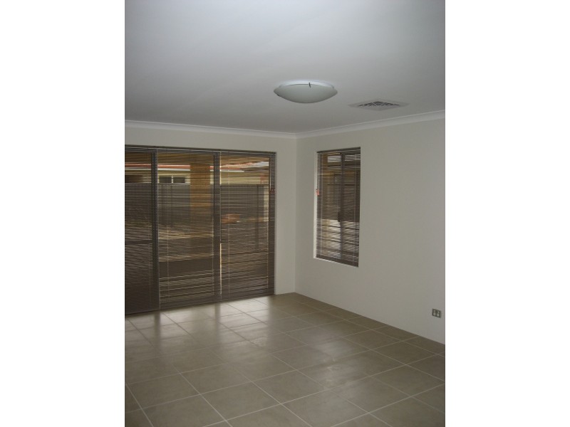 36 Benalla Drive, Harrisdale WA 6112