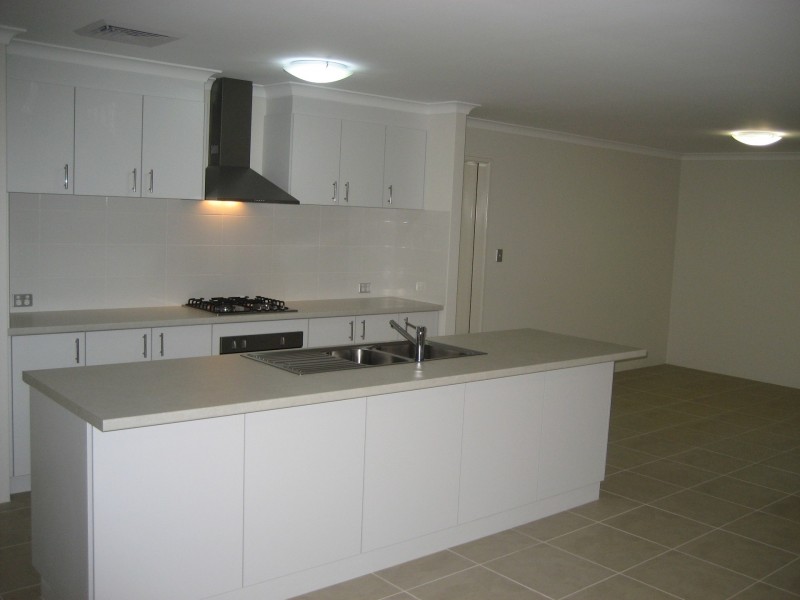 36 Benalla Drive, Harrisdale WA 6112