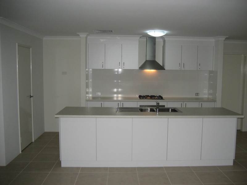 36 Benalla Drive, Harrisdale WA 6112