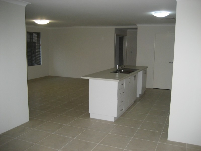 36 Benalla Drive, Harrisdale WA 6112