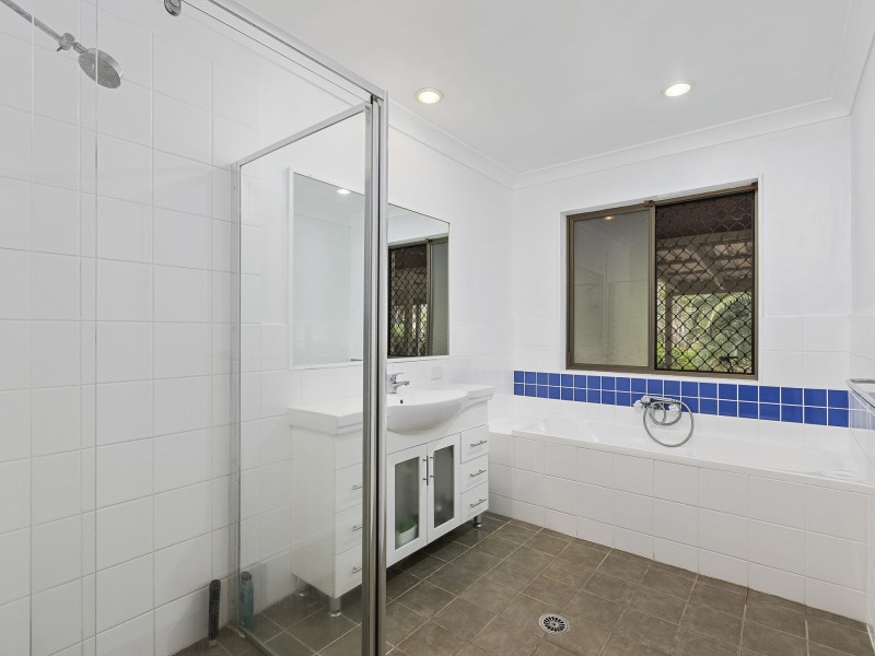 11 Casuarina Drive, Little Mountain QLD 4551