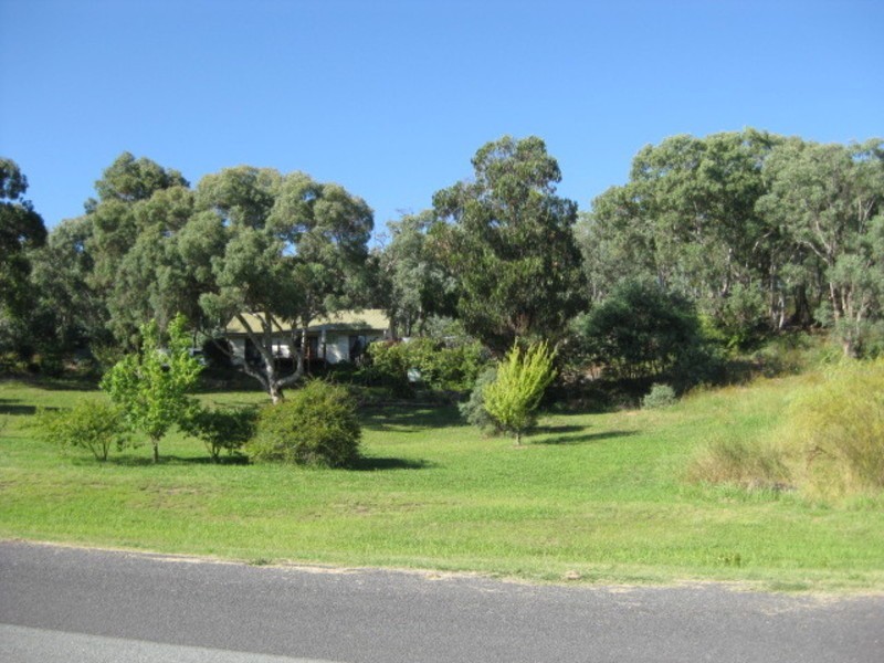 20 Bathurst Street, Tuena NSW 2583