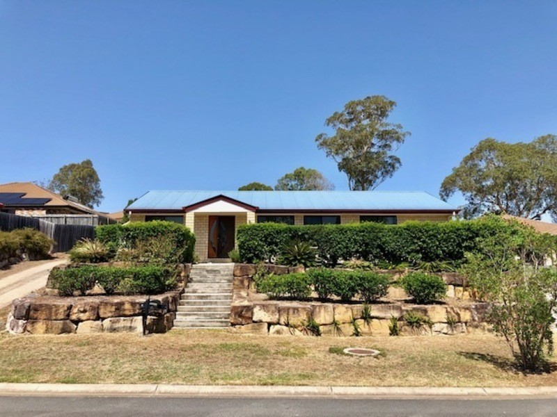 6 Vernon Place, Edens Landing QLD 4207