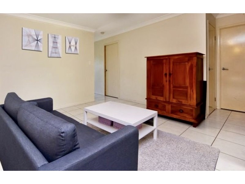 6 Vernon Place, Edens Landing QLD 4207