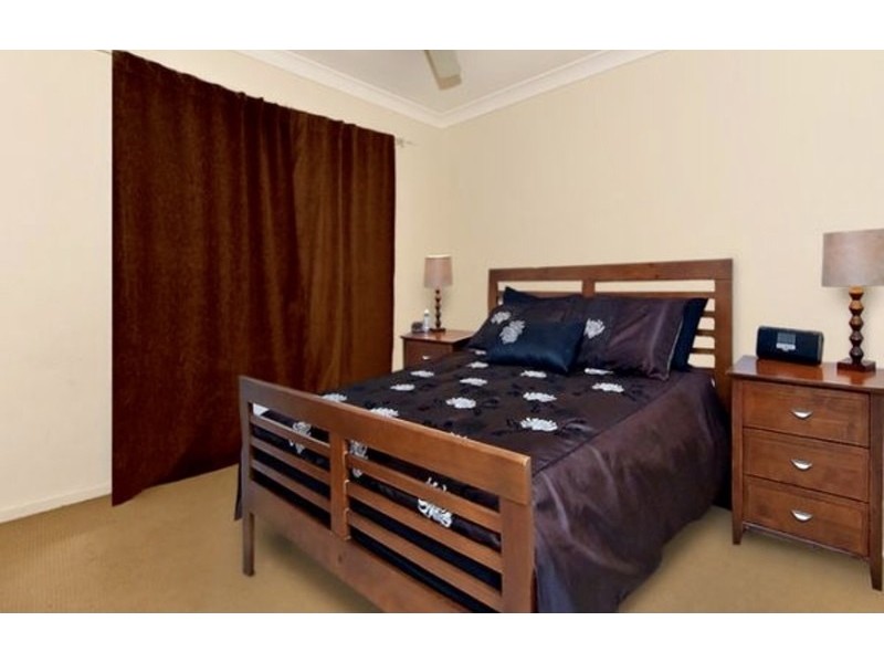 6 Vernon Place, Edens Landing QLD 4207