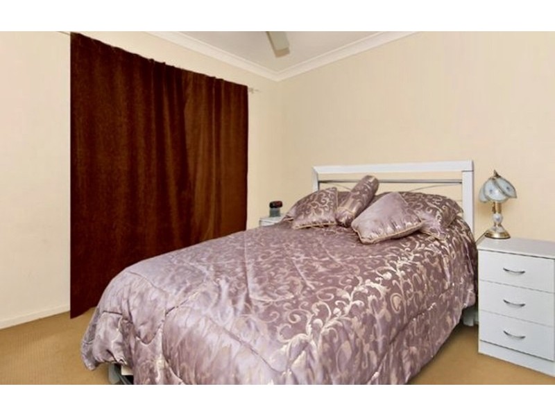 6 Vernon Place, Edens Landing QLD 4207