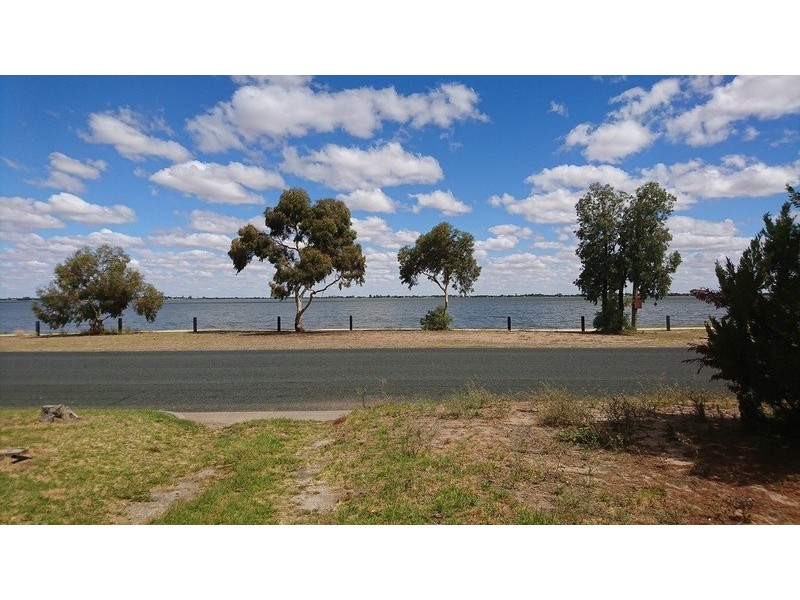 359 Lakeside Drive, Lake Boga VIC 3584