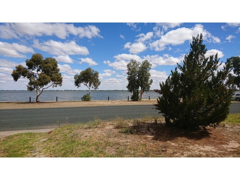 359 Lakeside Drive, Lake Boga VIC 3584