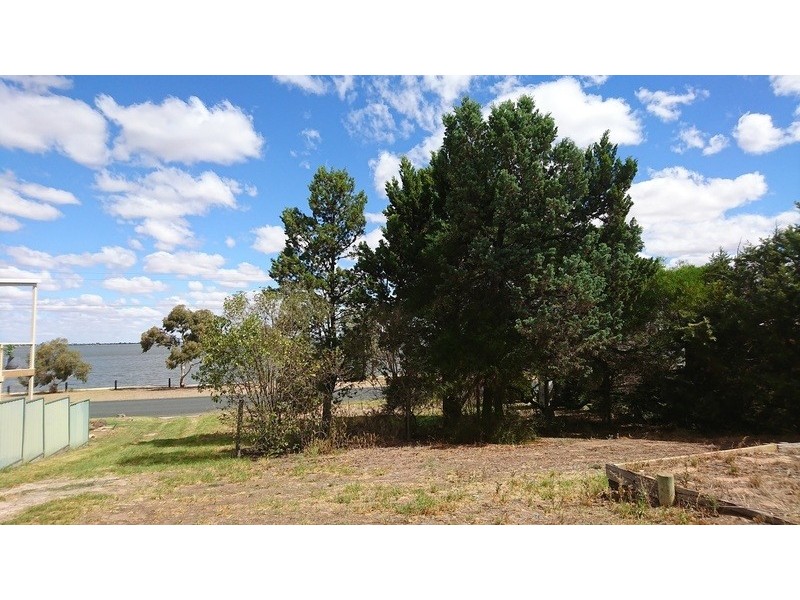 359 Lakeside Drive, Lake Boga VIC 3584