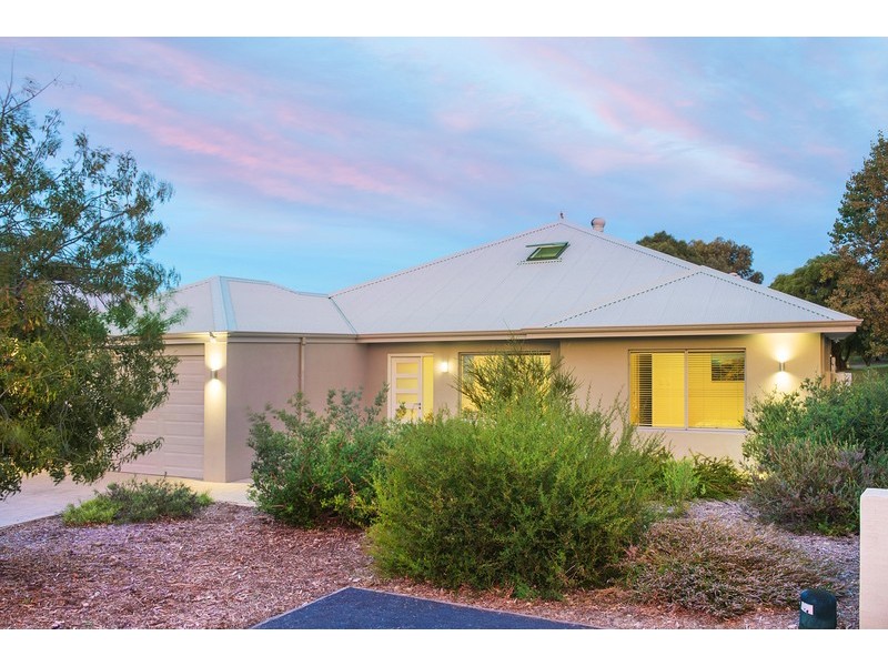 8 Brookland Loop, Dunsborough WA 6281