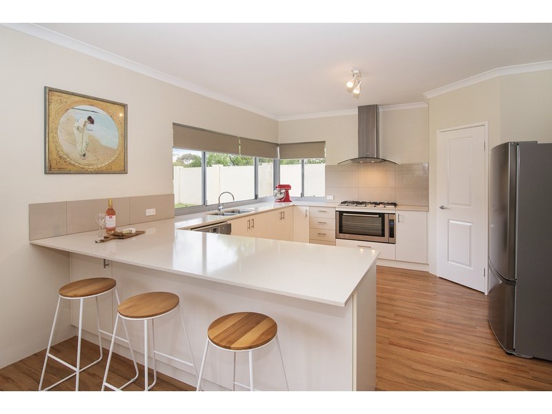 8 Brookland Loop, Dunsborough WA 6281