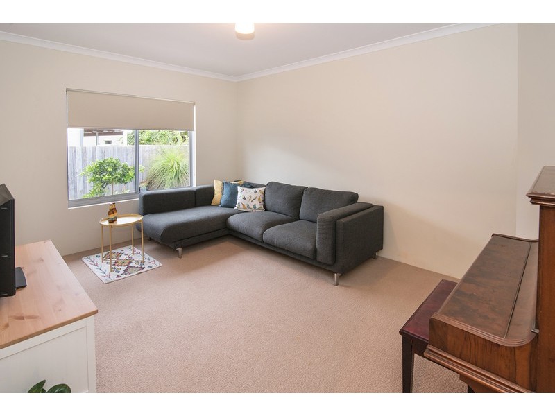 8 Brookland Loop, Dunsborough WA 6281