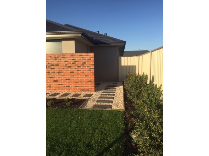 13 Carnelian Avenue, Australind WA 6233