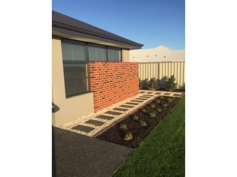 13 Carnelian Avenue, Australind WA 6233