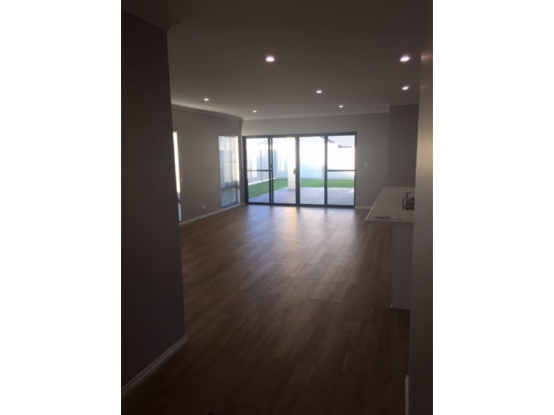 13 Carnelian Avenue, Australind WA 6233