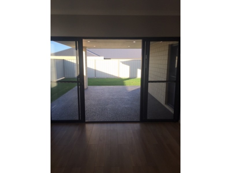 13 Carnelian Avenue, Australind WA 6233