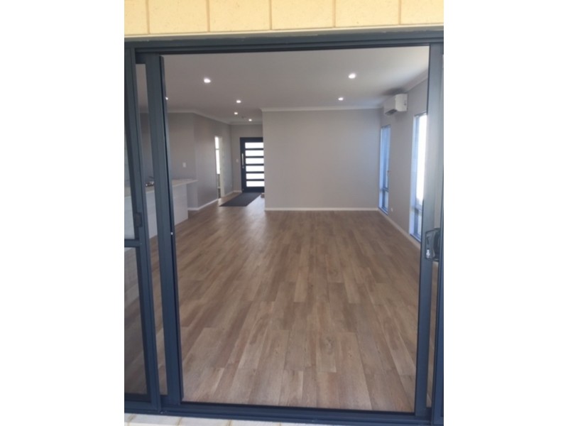 13 Carnelian Avenue, Australind WA 6233