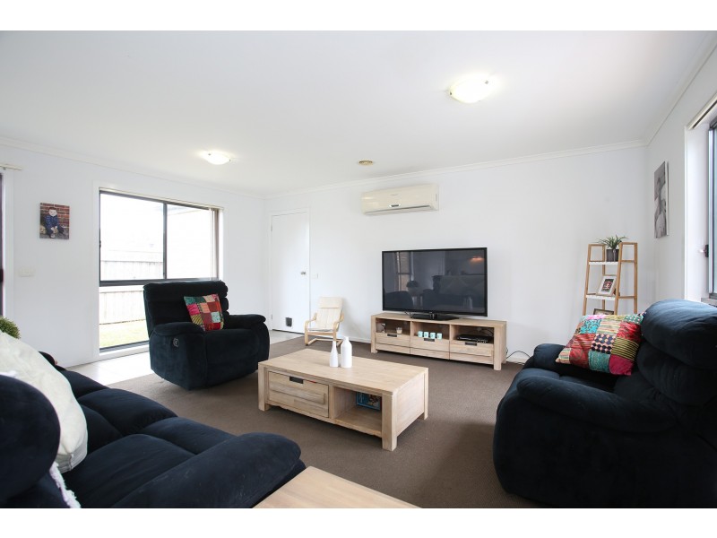 2/8 Hood Street, Frankston VIC 3199