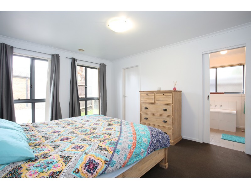 2/8 Hood Street, Frankston VIC 3199