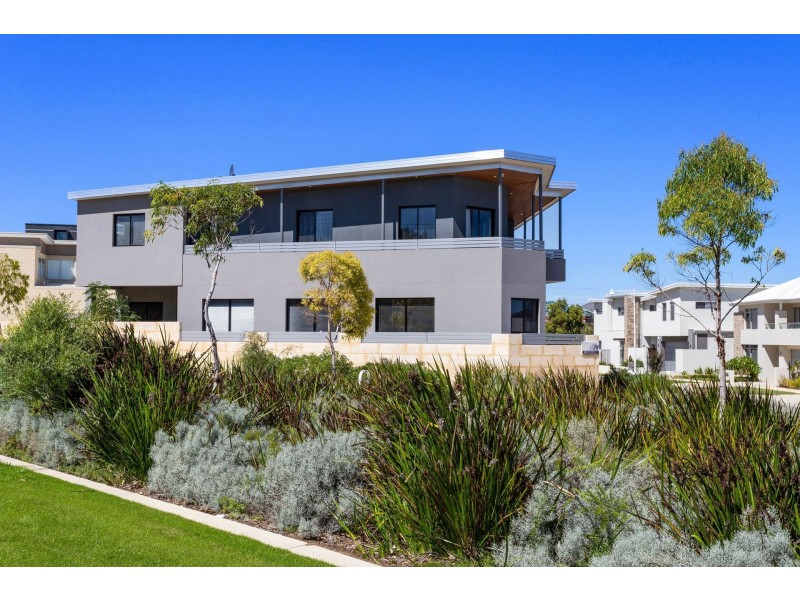 46 Lullworth Terrace, North Coogee WA 6163