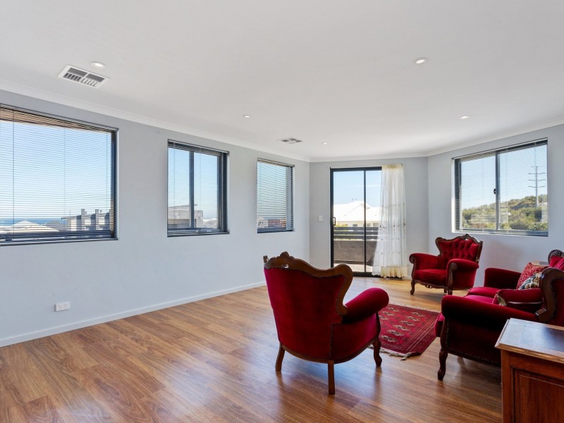 46 Lullworth Terrace, North Coogee WA 6163