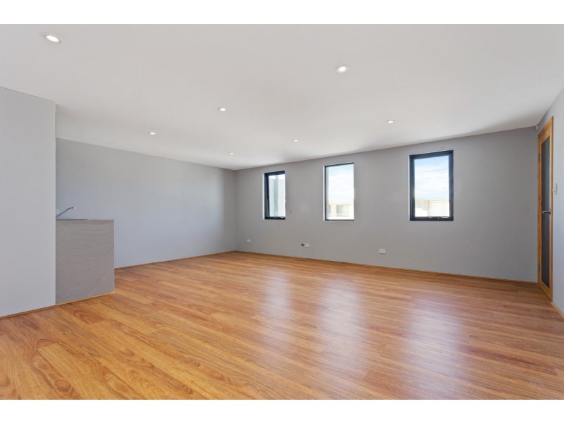 46 Lullworth Terrace, North Coogee WA 6163