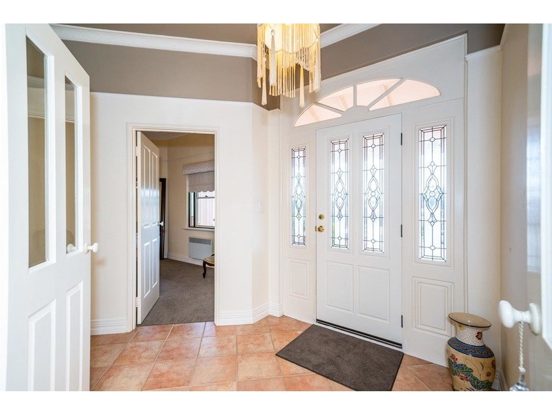 7 Kebble Close, Hillarys WA 6025