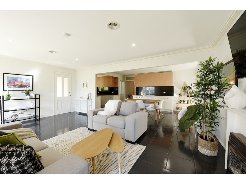 15 Dowding Street, California Gully VIC 3556