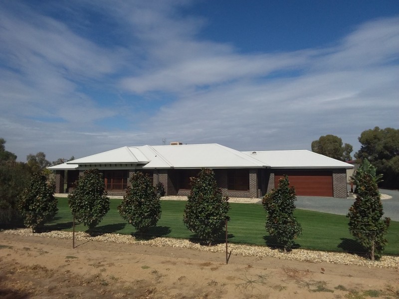 5 Hunter Drive, Tocumwal NSW 2714
