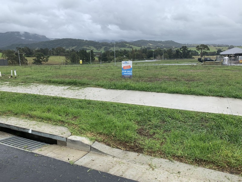 5 Starling Drive, Calderwood NSW 2527