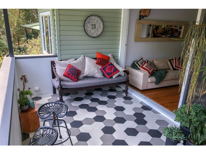 6 Foster Street, Helensburgh NSW 2508