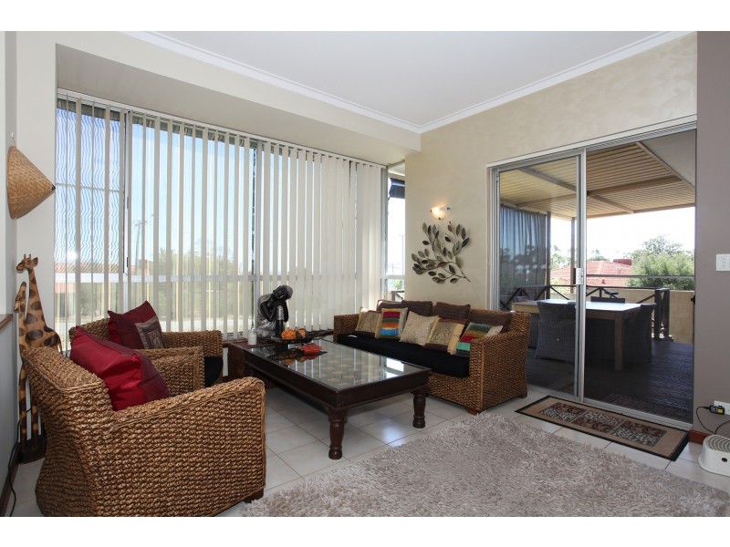 6 Boorabilla Way, Greenmount WA 6056