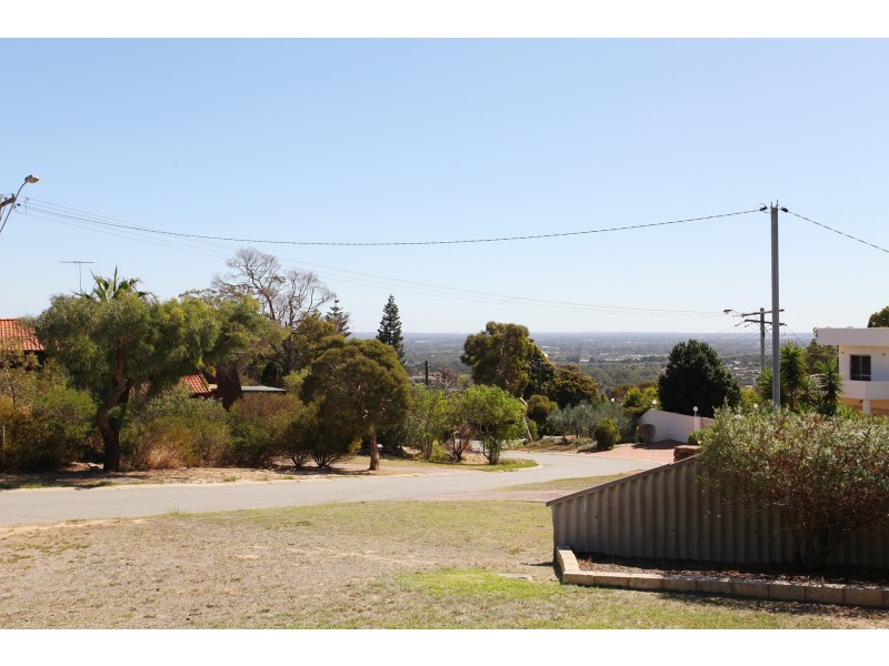 6 Boorabilla Way, Greenmount WA 6056