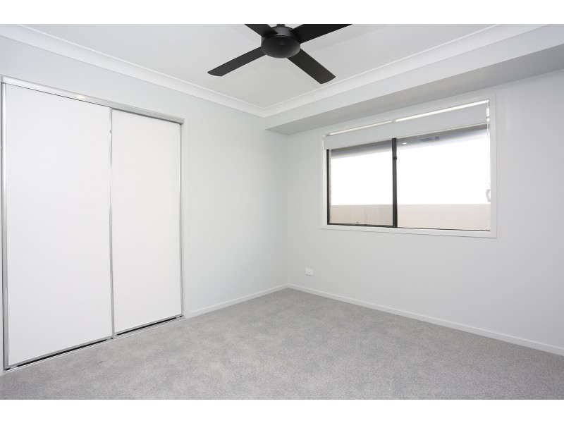 25 Crown Street, Silkstone QLD 4304