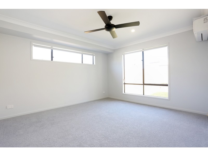 25 Crown Street, Silkstone QLD 4304