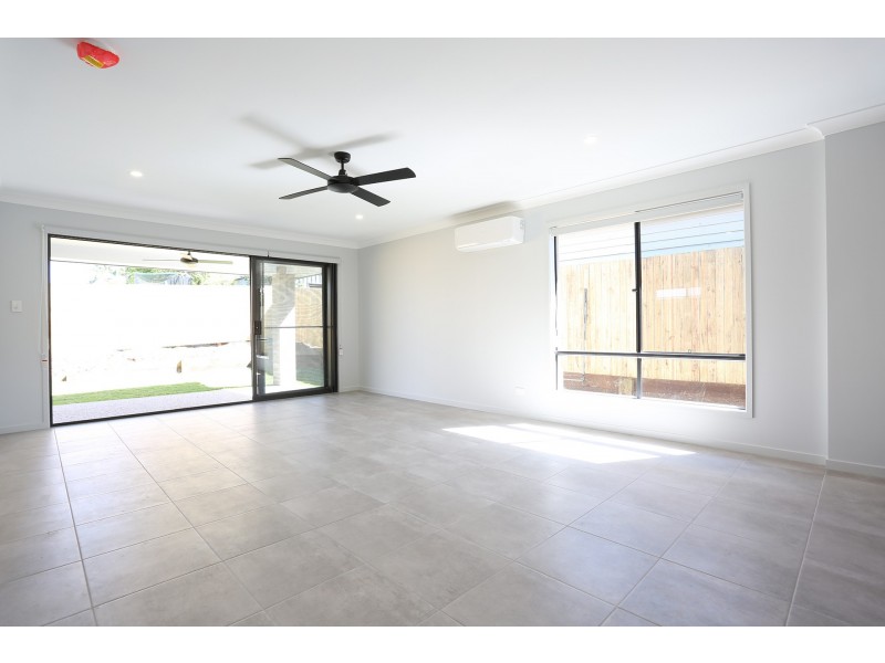 25 Crown Street, Silkstone QLD 4304