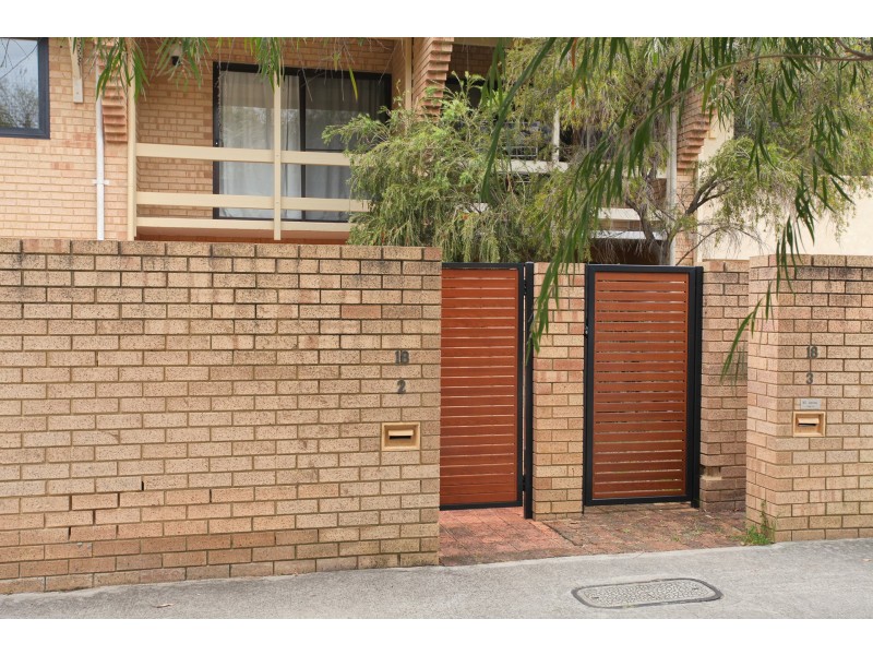 2/18 Tareena Street, Nedlands WA 6009