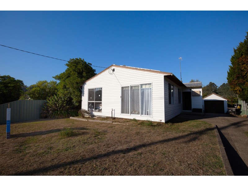 9 Tenth Street, Eildon VIC 3713
