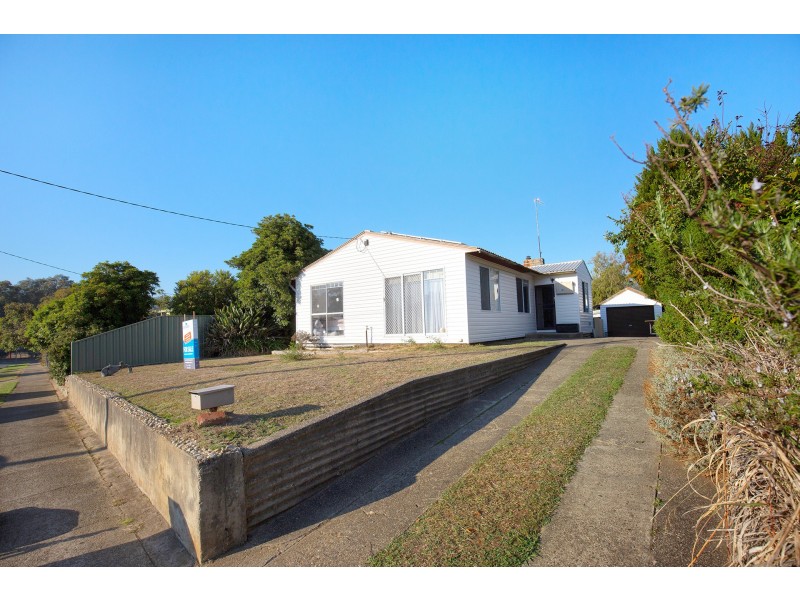 9 Tenth Street, Eildon VIC 3713