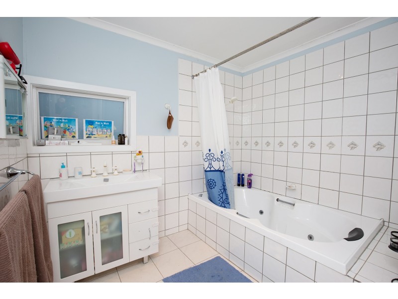 9 Tenth Street, Eildon VIC 3713