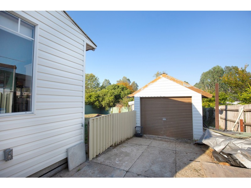 9 Tenth Street, Eildon VIC 3713