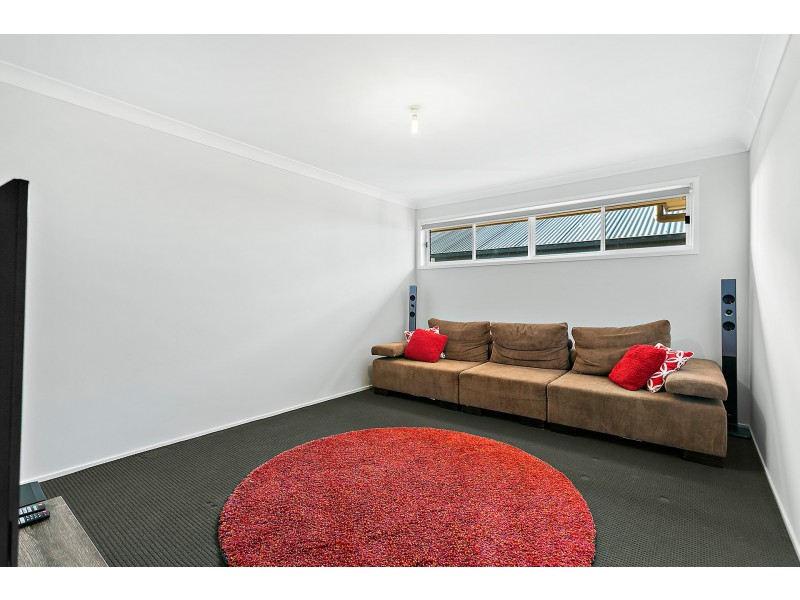 19 Bartlett Crescent, Calderwood NSW 2527