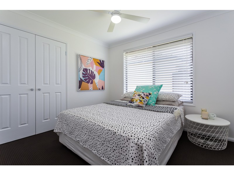94 Serafina Drive, Helensvale QLD 4212