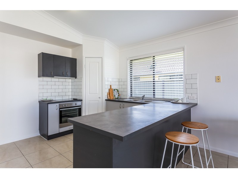 94 Serafina Drive, Helensvale QLD 4212