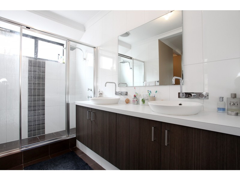 307 Peelwood Parade, Halls Head WA 6210