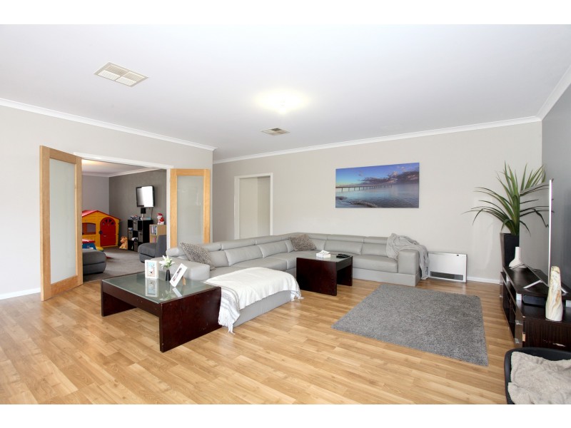 307 Peelwood Parade, Halls Head WA 6210