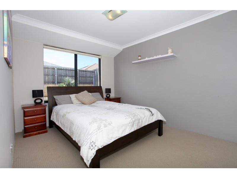 307 Peelwood Parade, Halls Head WA 6210