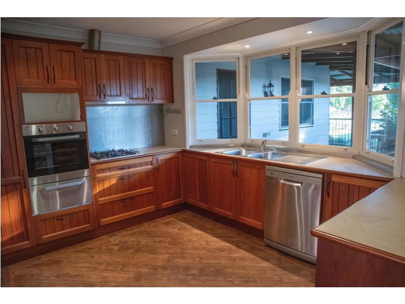 9 Albert Avenue, Thirlmere NSW 2572