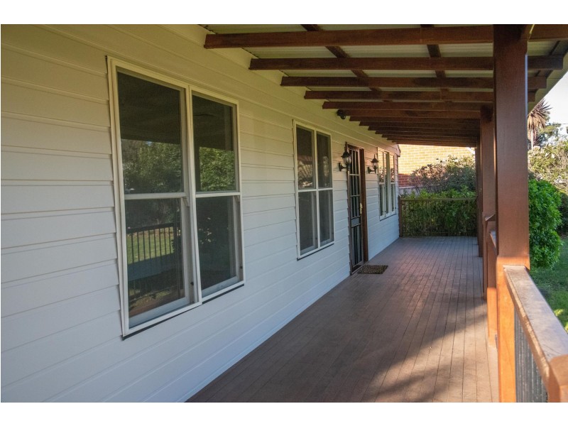 9 Albert Avenue, Thirlmere NSW 2572